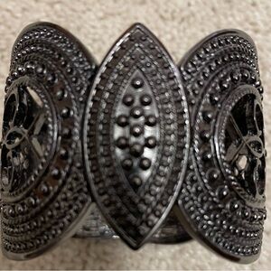 Gunmetal gray decorative bracelet